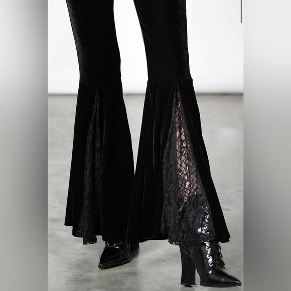 🖤 NWT 🖤 KILLSTAR MARISOL VELVET BELLBOTTOMS - Picture 3 of 6